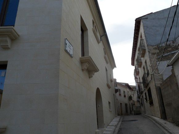 Edificio de 5 viviendas en la plaza de San Andres, Priego